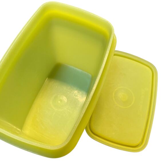 Lot of 2 Tupperware 3.5 Cup Yellow Shelf Saver Container w Lid 1243 1244 Vintage - Picture 6 of 10